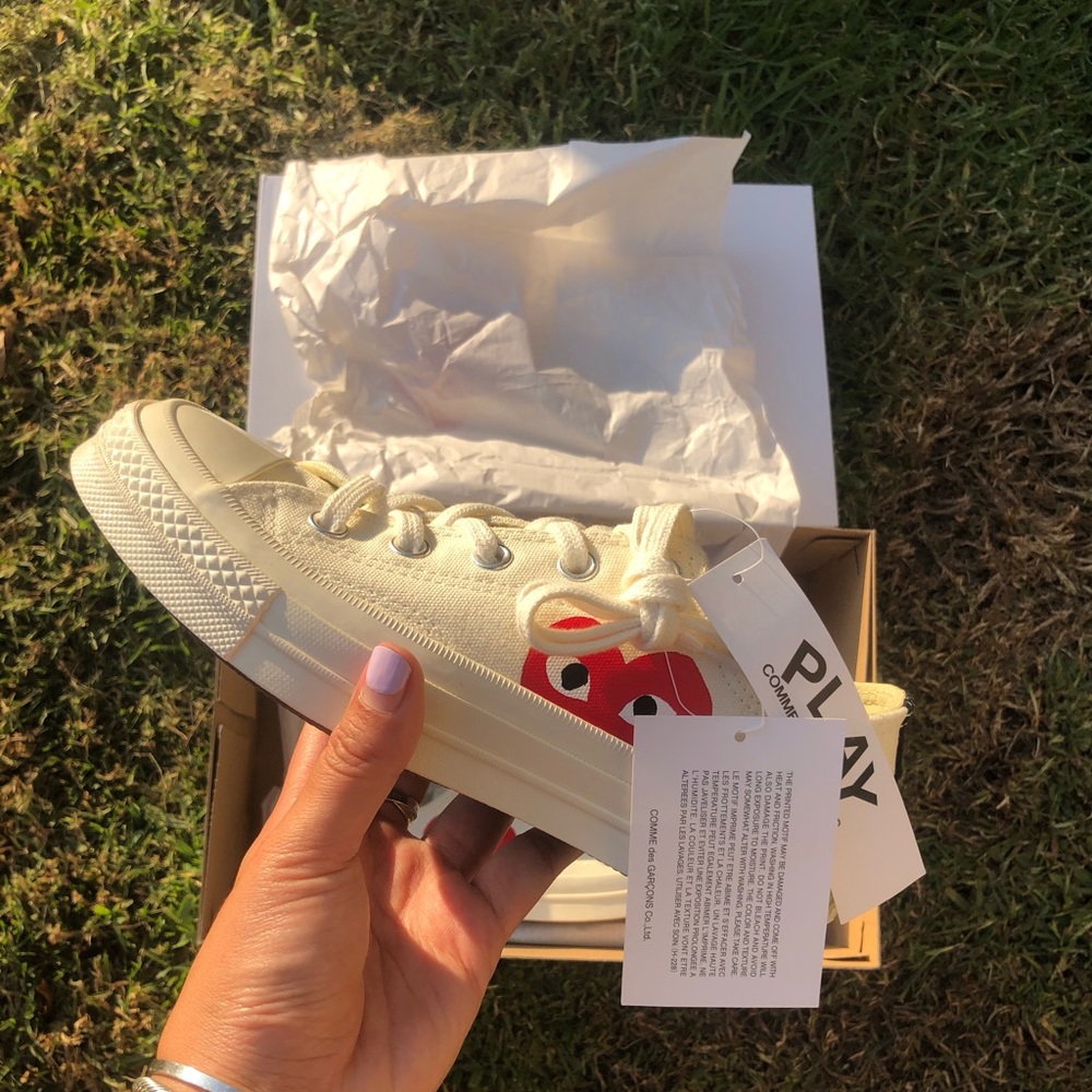 BNIB COMME des GARCONS Low Top Converse